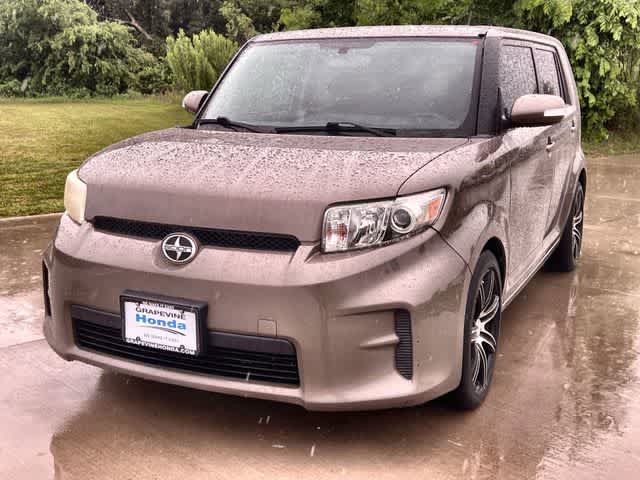 Used 2012 Scion xB FWD image 2
