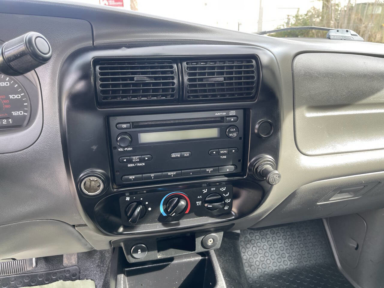 Used 2011 Ford Ranger XL image 13