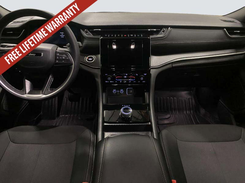 Used 2025 Jeep Grand Cherokee Laredo X w/ Luxury Tech Group I AWD/4WD image 28