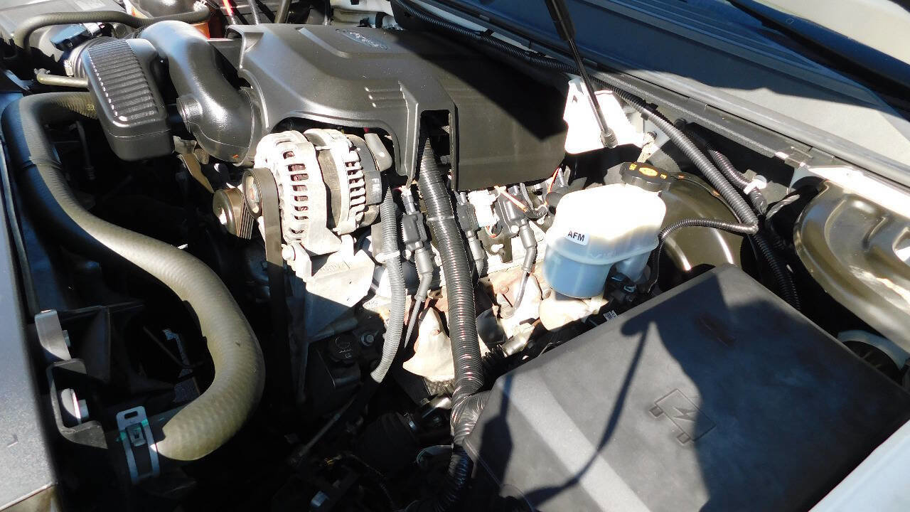 Used 2013 Chevrolet Suburban LTZ image 44