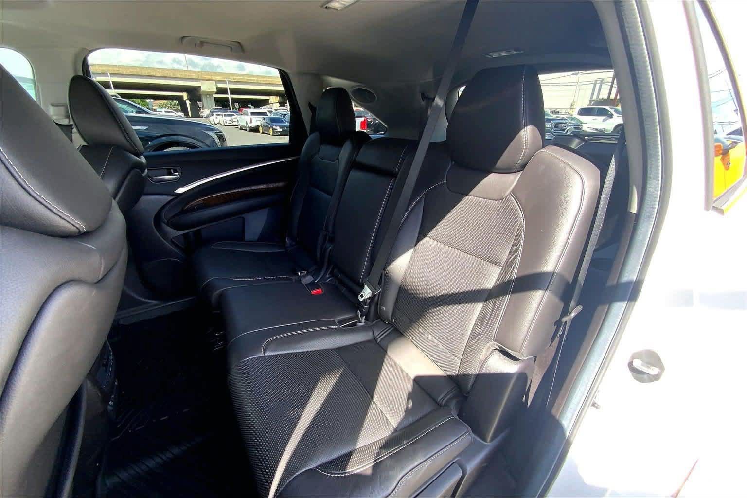 Used 2020 Acura MDX w/ Technology Package FWD image 29