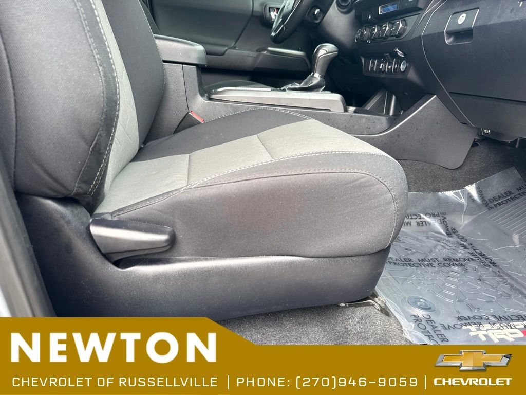 Used 2021 Toyota Tacoma TRD Sport AWD/4WD image 15
