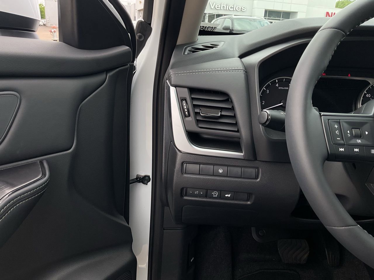 Used 2026 Nissan Rogue SV image 25