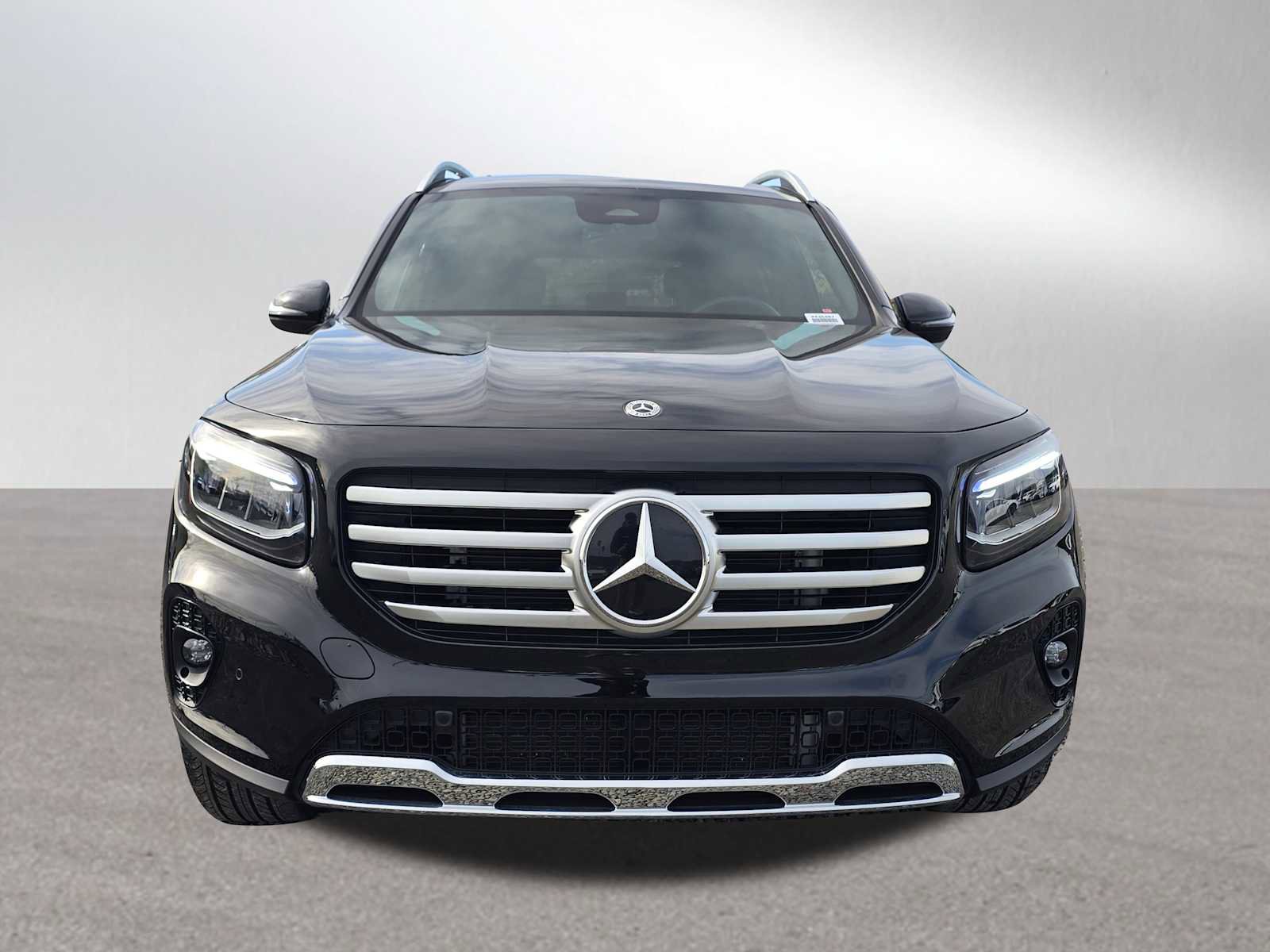 Used 2025 Mercedes-Benz GLB 250 4MATIC image 8