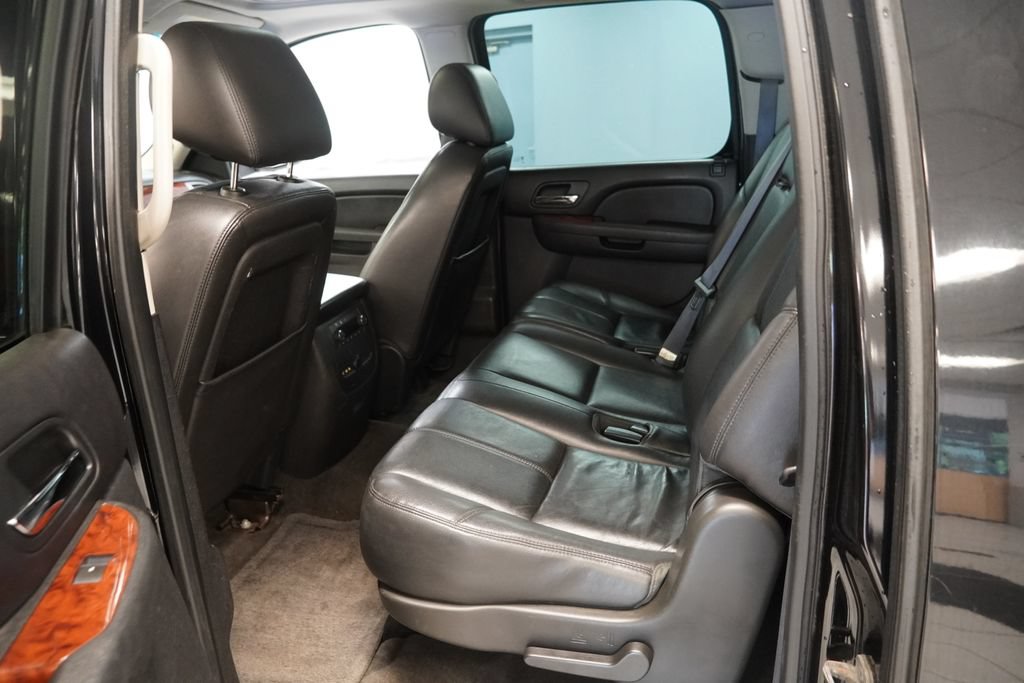 Used 2012 Chevrolet Suburban LT AWD/4WD image 19