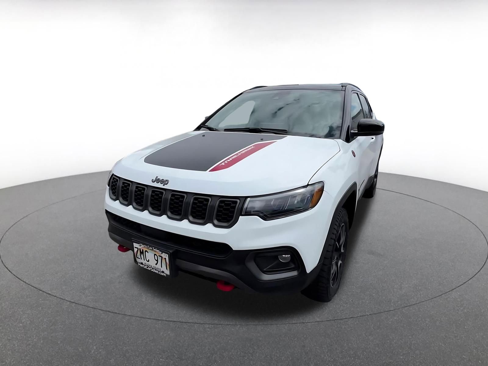 Used 2025 Jeep Compass Trailhawk AWD/4WD image 7