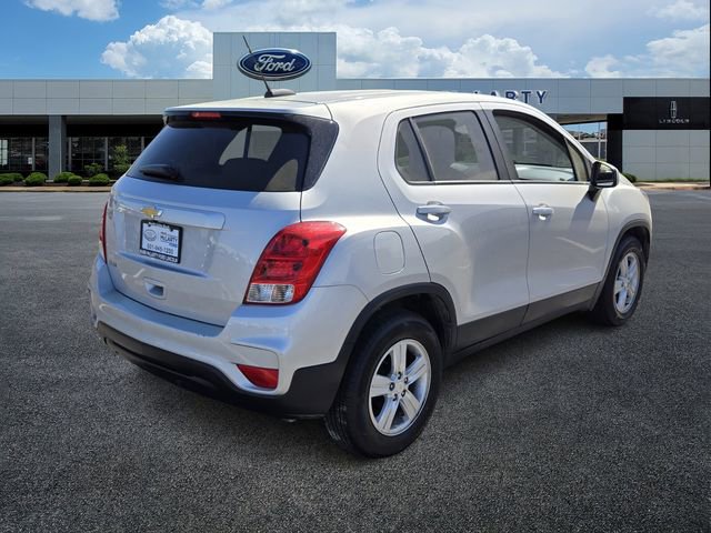 Used 2022 Chevrolet Trax LS w/ Tint and Cruise Package image 5