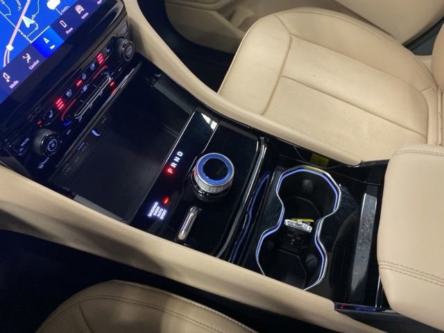 Used 2023 Jeep Grand Cherokee Limited w/ Luxury Tech Group II image 17