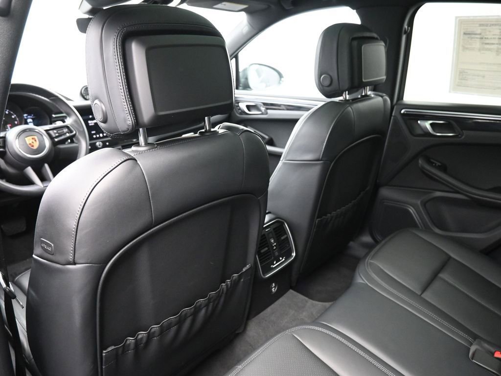 Certified 2023 Porsche Macan AWD/4WD image 8