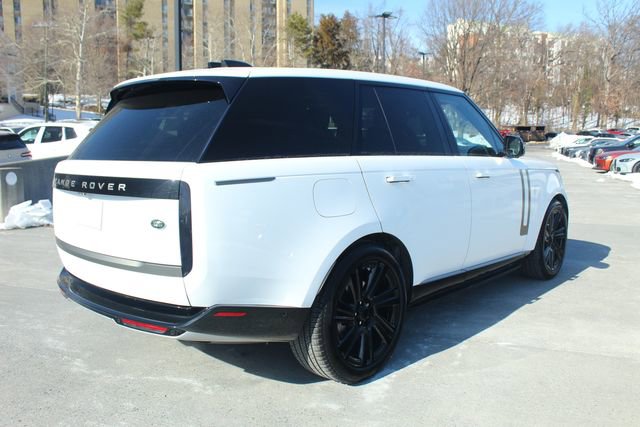 Used 2023 Land Rover Range Rover SE image 10