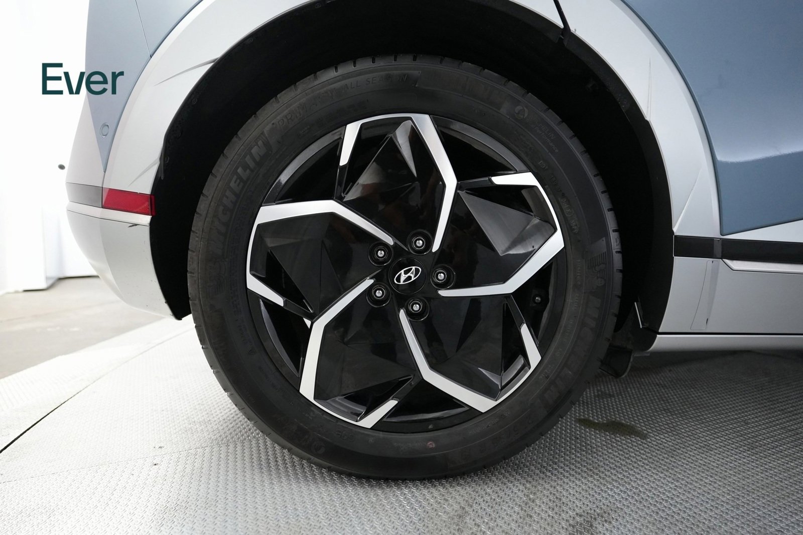 Used 2024 Hyundai Ioniq 5 Limited image 19