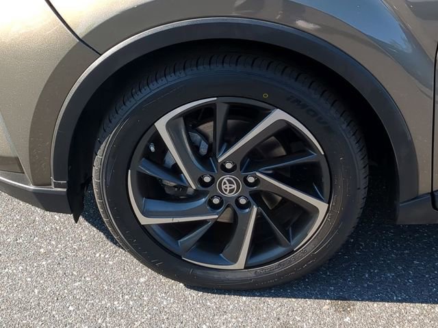 Used 2021 Toyota C-HR XLE image 15