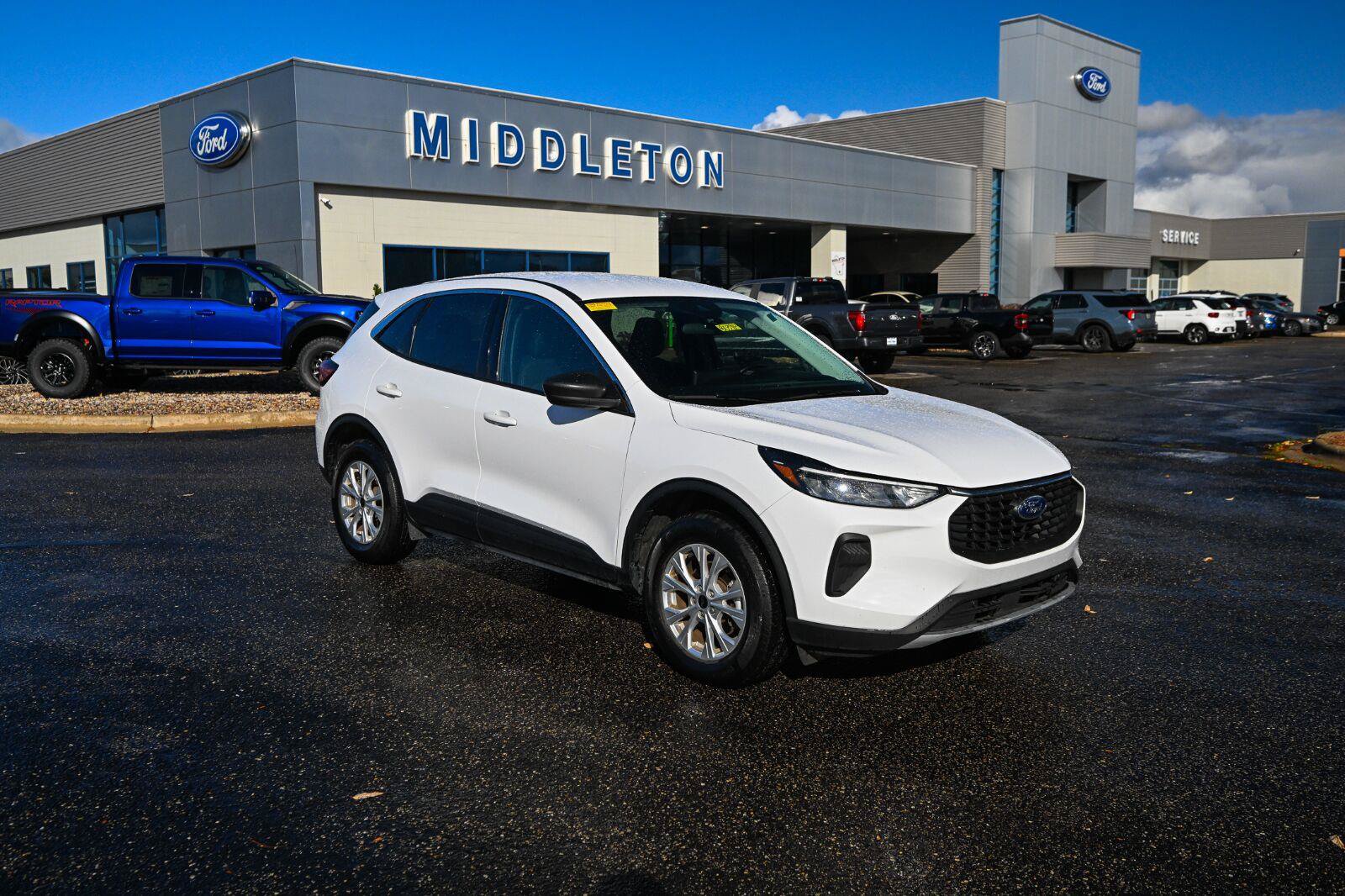 Used 2024 Ford Escape Active w/ Tech Pack #1 AWD/4WD image 3
