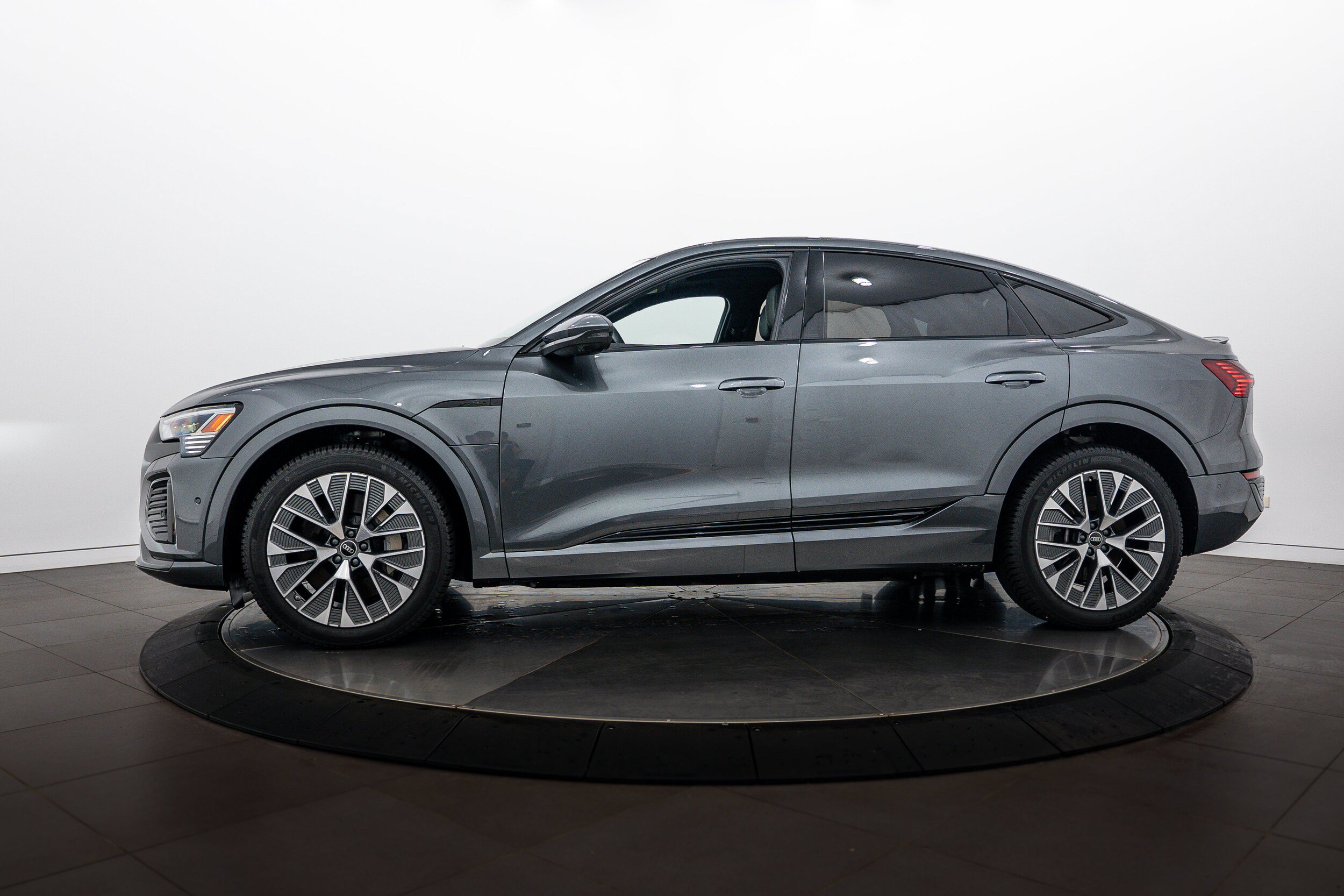Certified 2024 Audi Q8 e-tron Prestige w/ Prestige Package AWD/4WD image 7