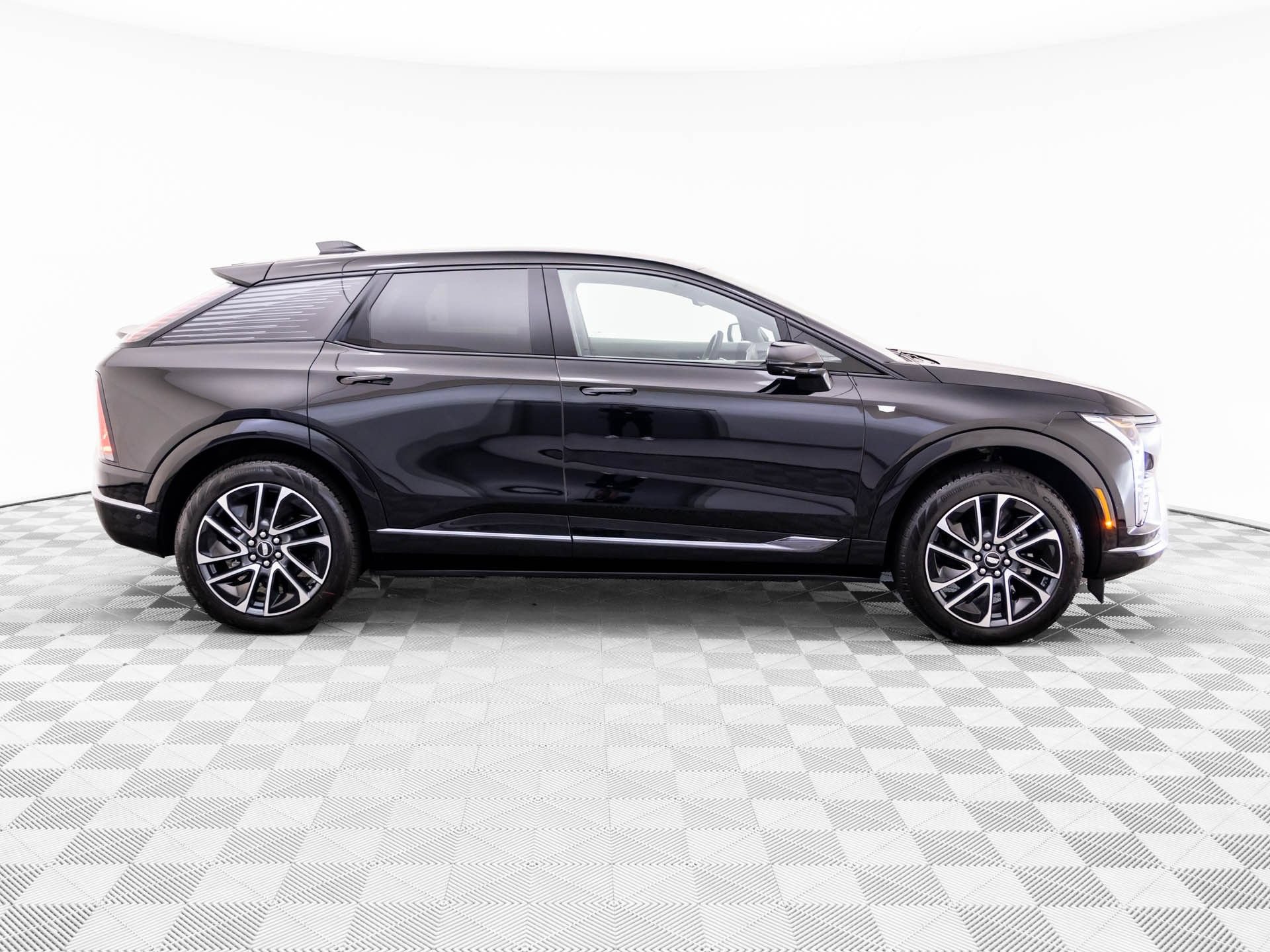 New 2027 Cadillac Optiq Sport w/ LPO, Floor Liner Package AWD/4WD image 6