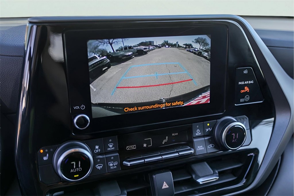 Used 2023 Toyota Highlander XLE image 20