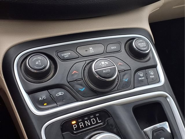 Used 2015 Chrysler 200 Limited w/ Convenience Group FWD image 8