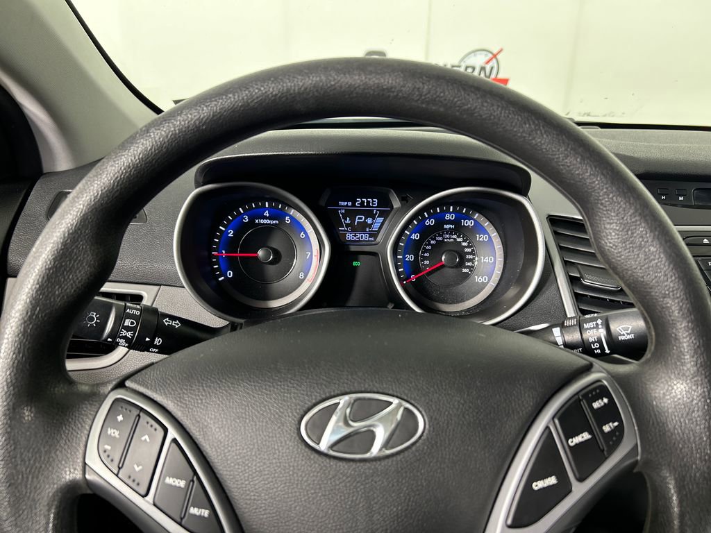 Used 2015 Hyundai Elantra SE w/ Option Group 02 image 13