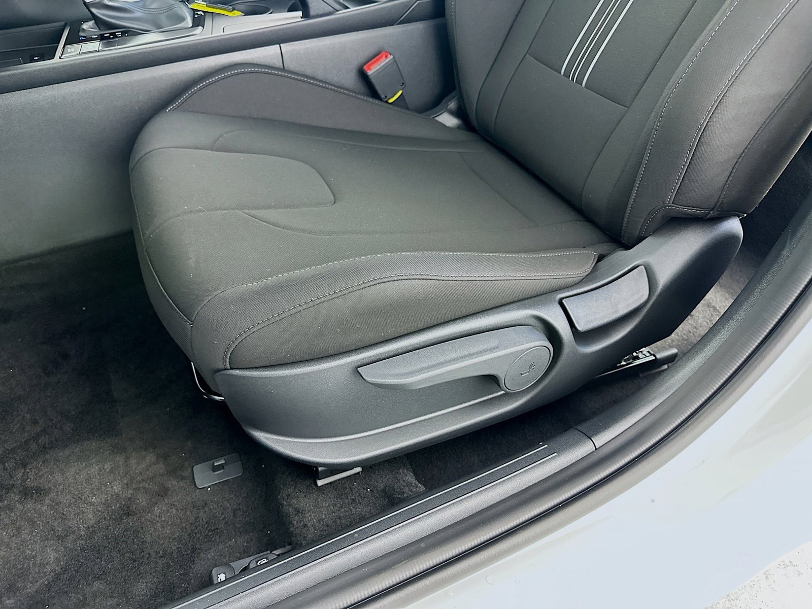 Used 2026 Hyundai Elantra Sport FWD image 25