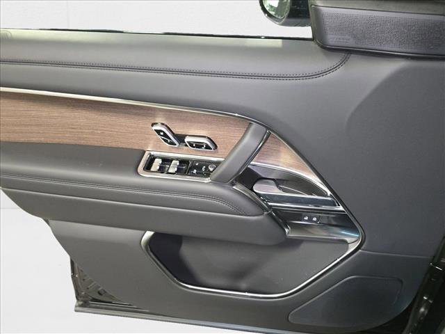 New 2025 Land Rover Range Rover SE image 27