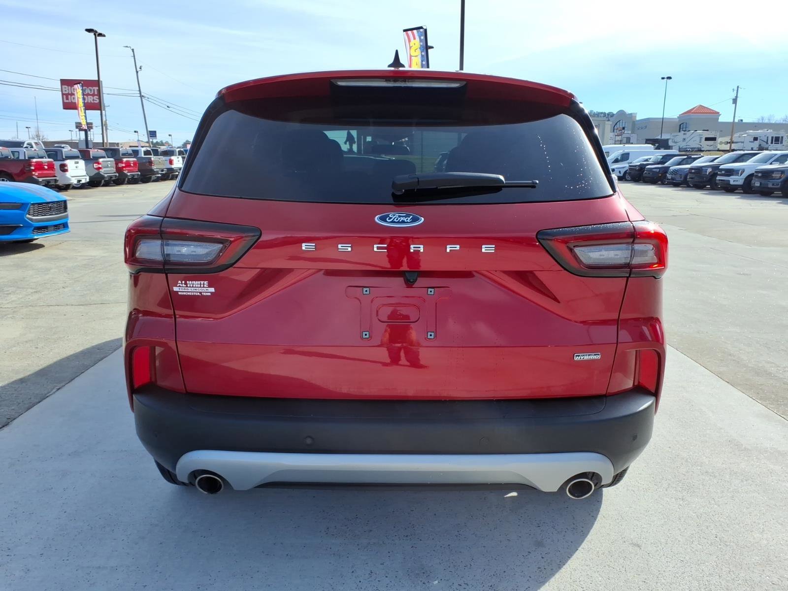 Used 2024 Ford Escape SE image 4