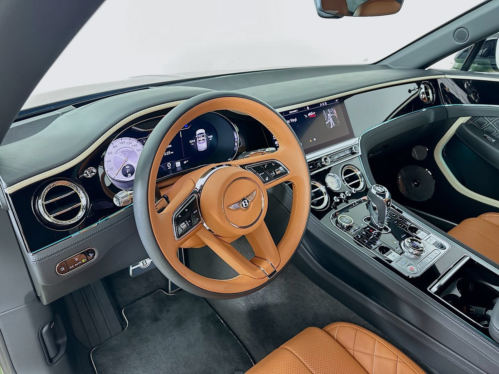 Used 2024 Bentley Continental GT Mulliner AWD/4WD image 34