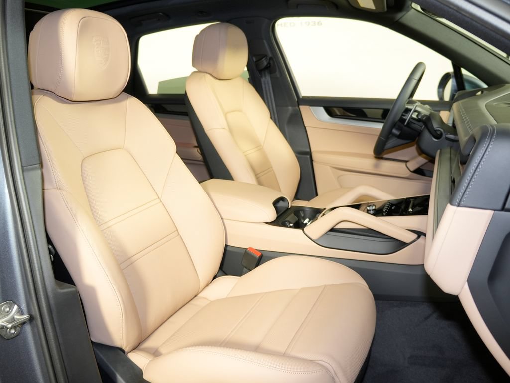 New 2026 Porsche Cayenne AWD/4WD image 39