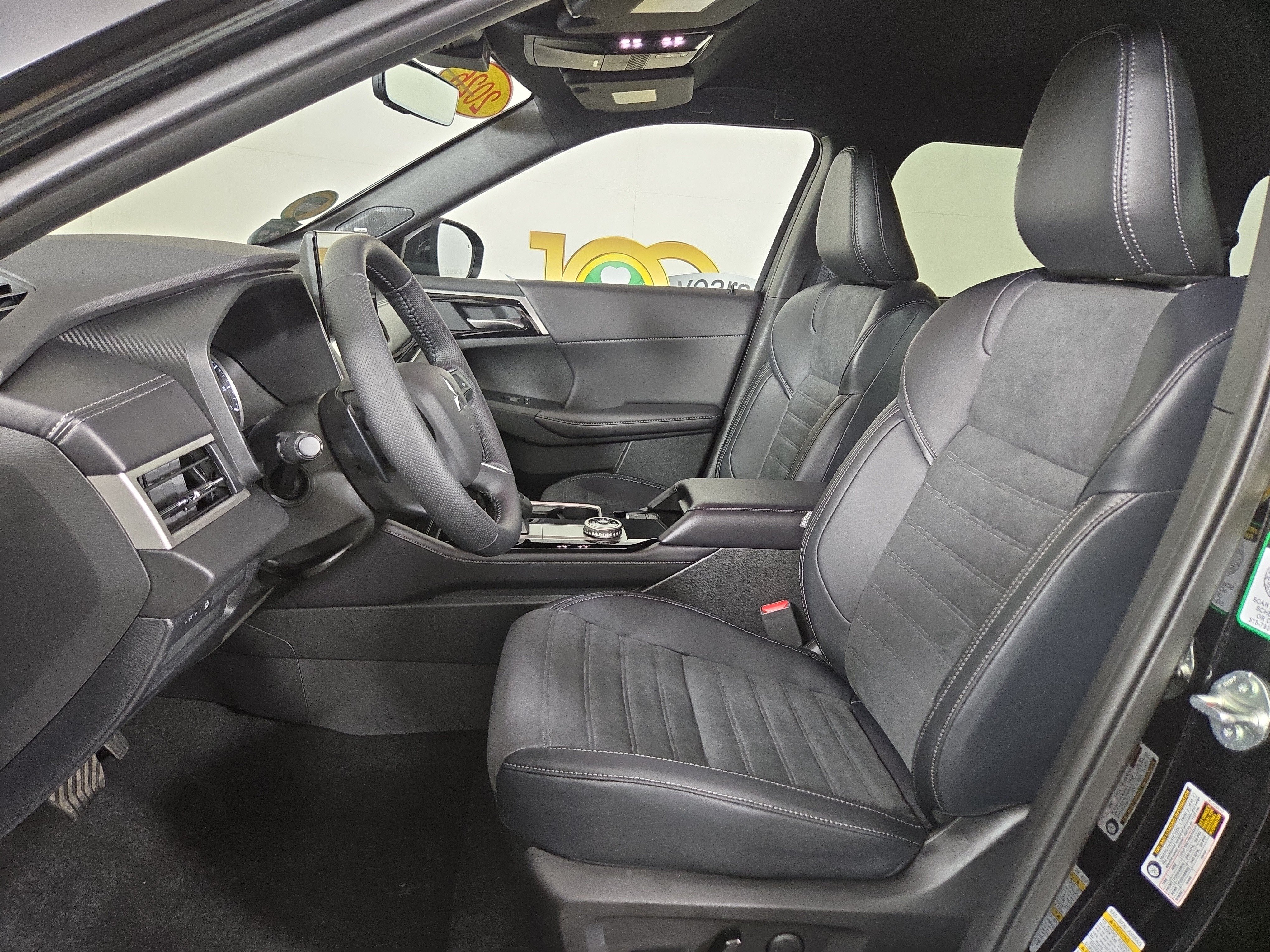 New 2026 Mitsubishi Outlander LE AWD/4WD image 10