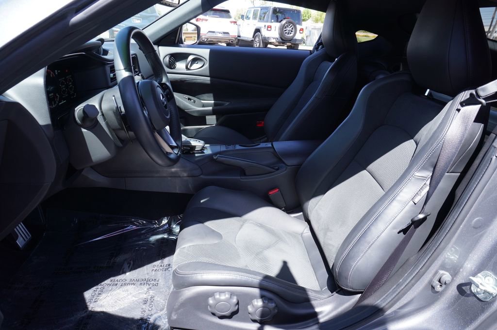Certified 2025 Nissan Z Performance w/ Floor Mat Package RWD image 12
