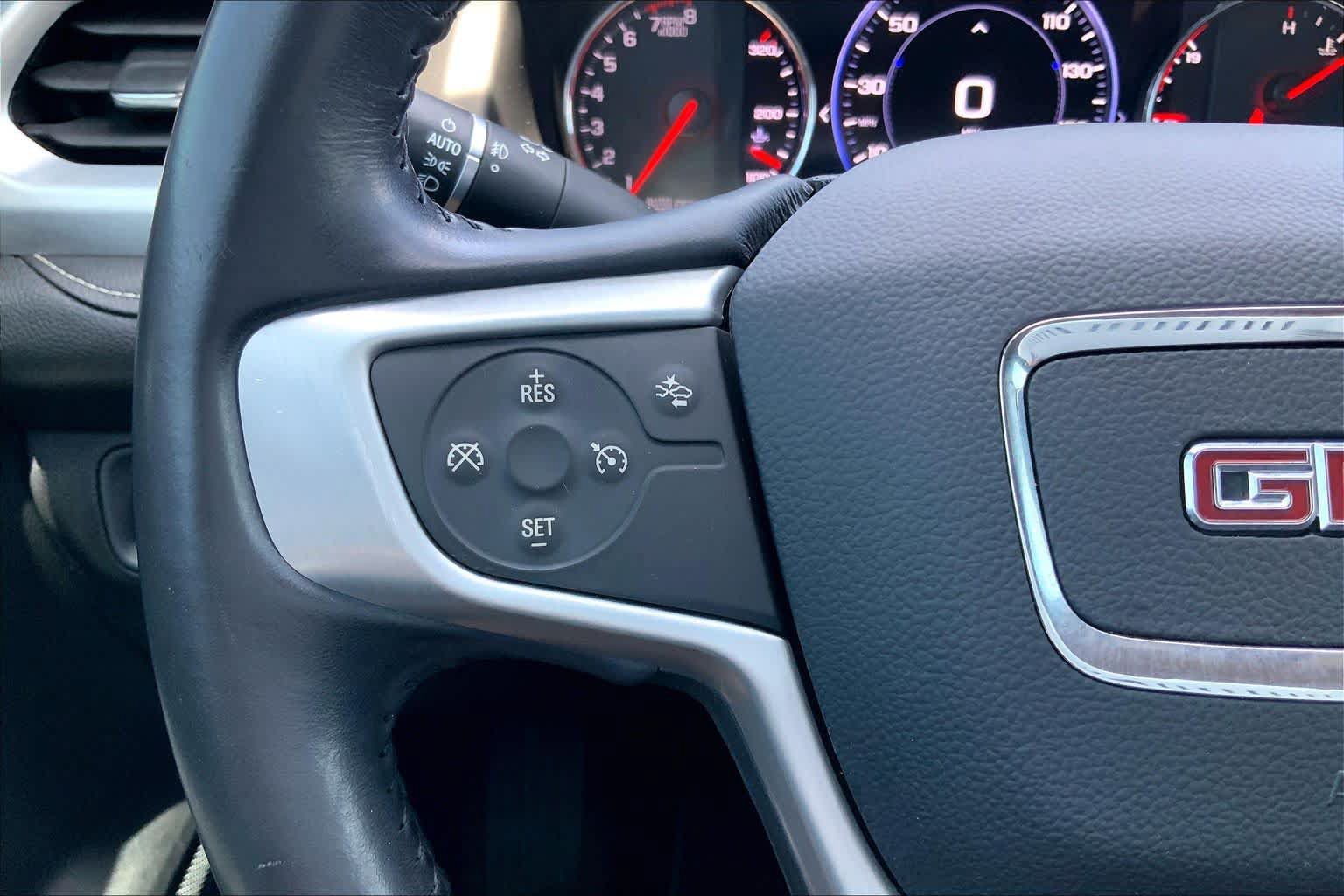 Used 2020 GMC Acadia SLT w/ Driver Alert Package II FWD image 24