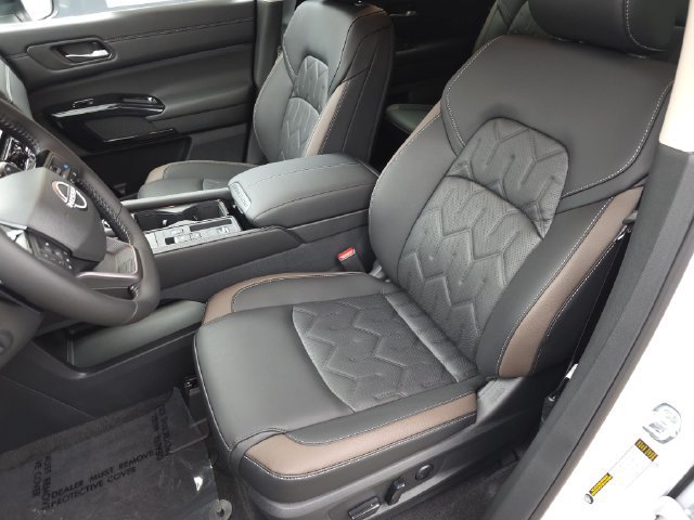 New 2026 Nissan Pathfinder Platinum w/ Accent Package FWD image 22