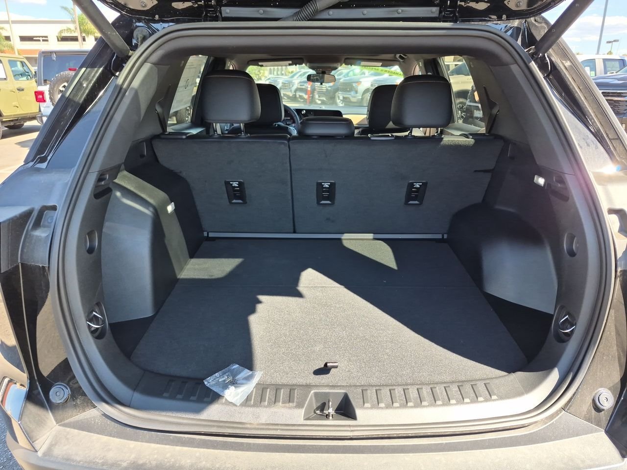 New 2026 Chevrolet Equinox ACTIV AWD/4WD image 27