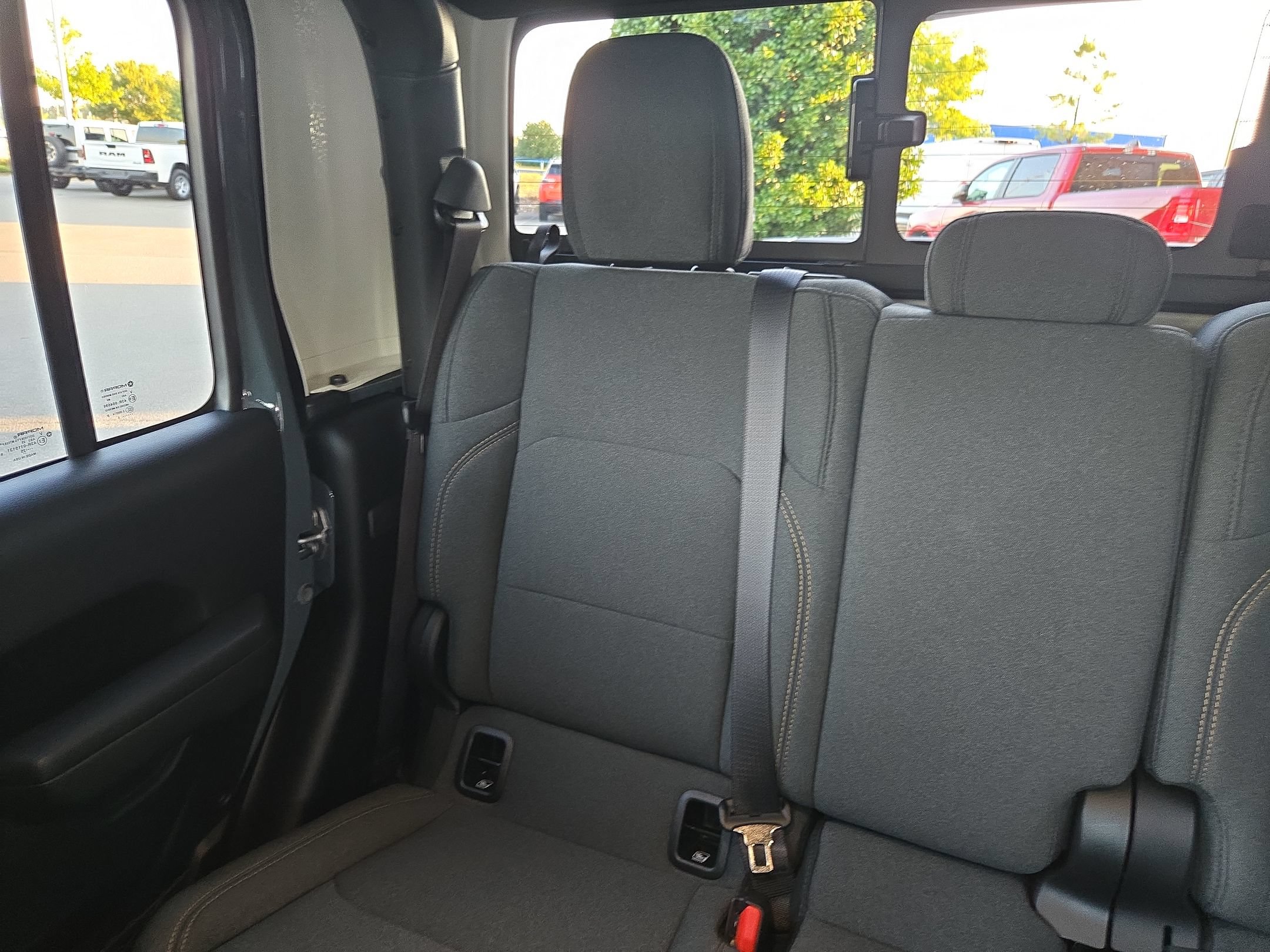 Used 2025 Jeep Gladiator Sport AWD/4WD image 32