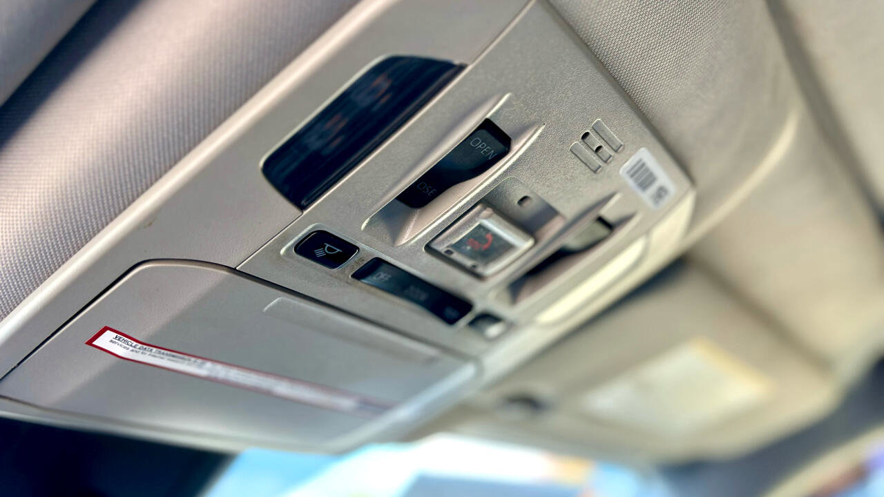 Used 2021 Toyota Highlander XLE image 28