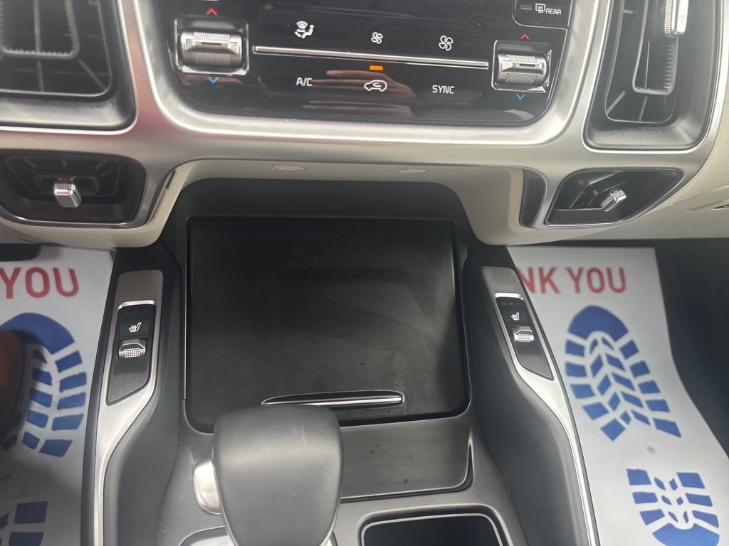Used 2022 Kia Sorento S FWD image 24
