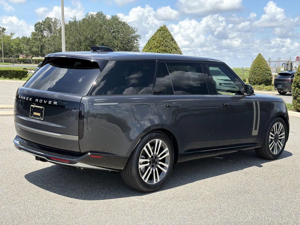 New 2026 Land Rover Range Rover Long Wheelbase SE AWD/4WD image 5
