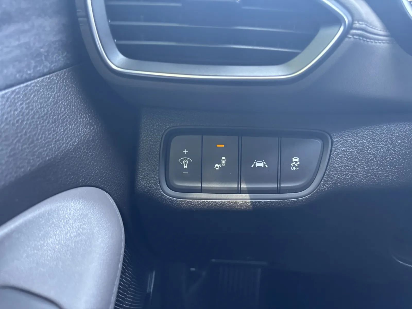 Used 2019 Hyundai Santa Fe SE FWD image 29