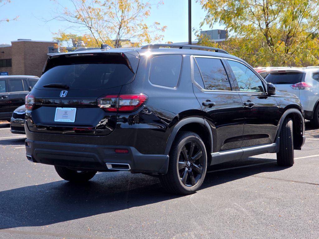 Certified 2025 Honda Pilot Black Edition image 28