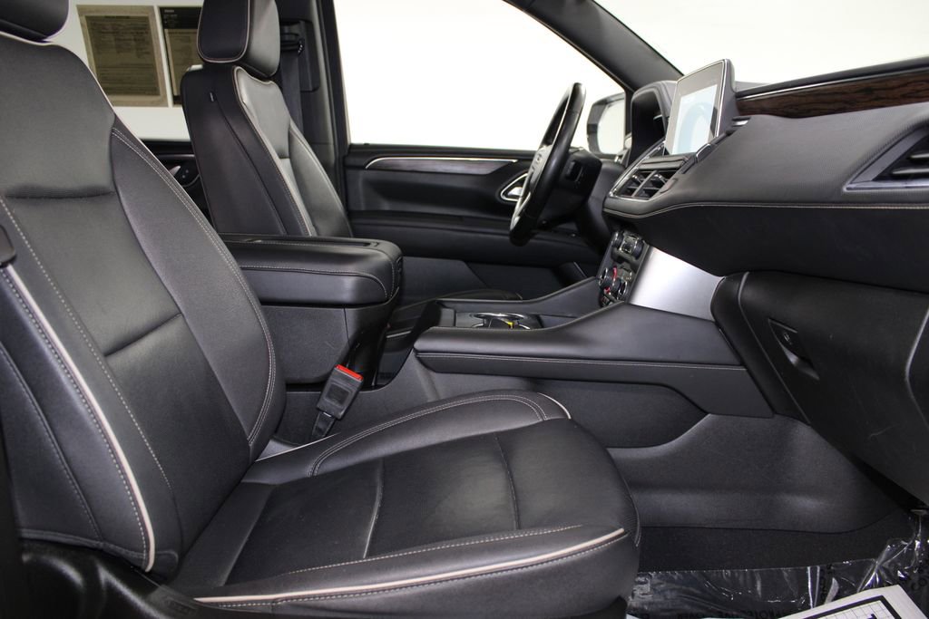 Used 2023 Chevrolet Suburban Premier image 31