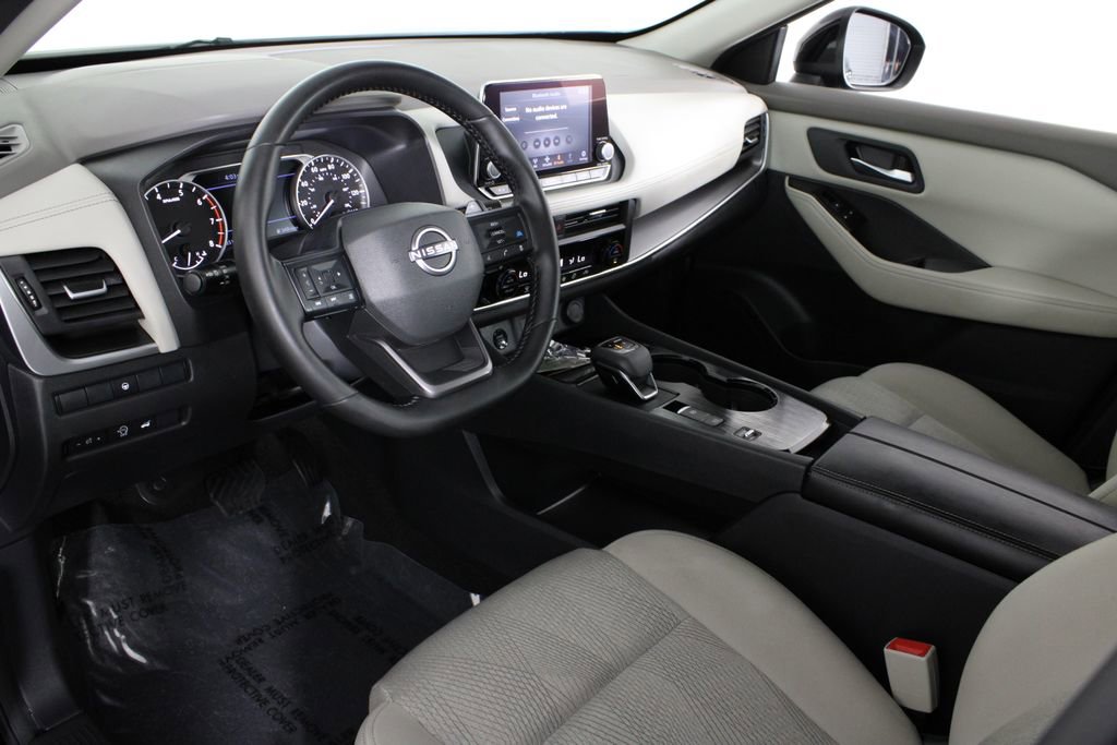 Certified 2025 Nissan Rogue SV image 19