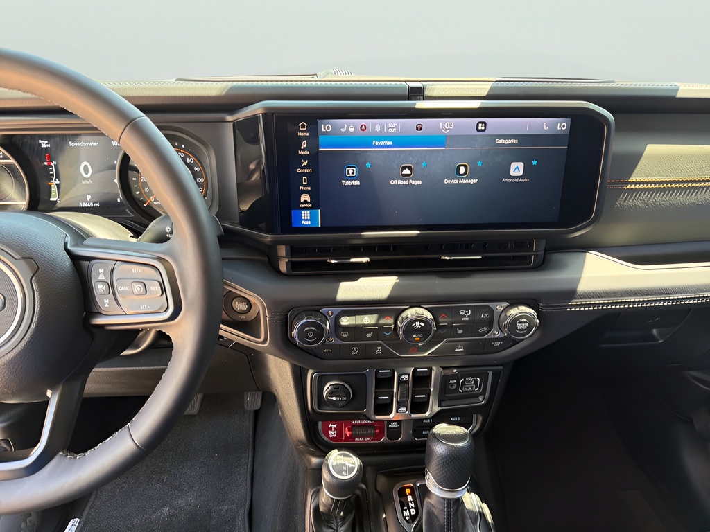 Used 2025 Jeep Gladiator Mojave w/ Convenience Group AWD/4WD image 26