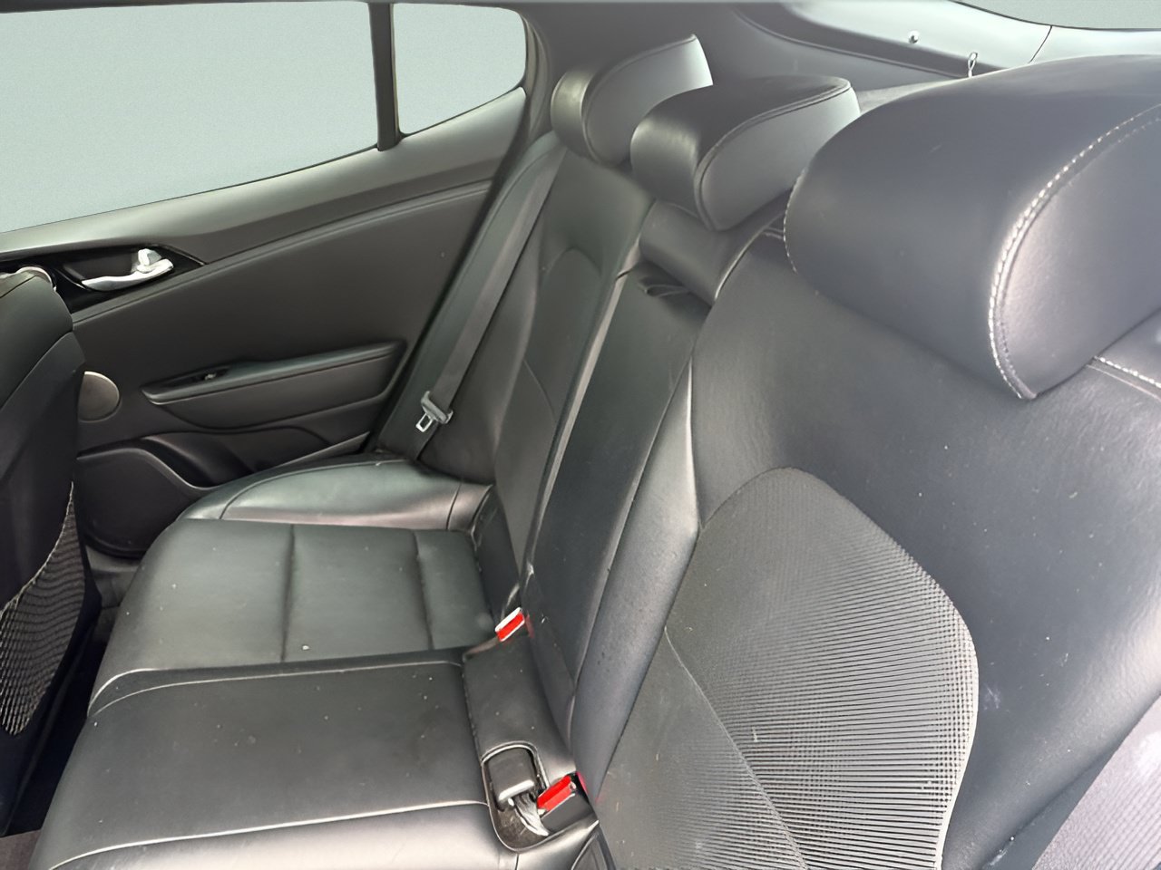Used 2022 Kia Stinger GT-Line w/ Sun & Sound Package RWD image 16