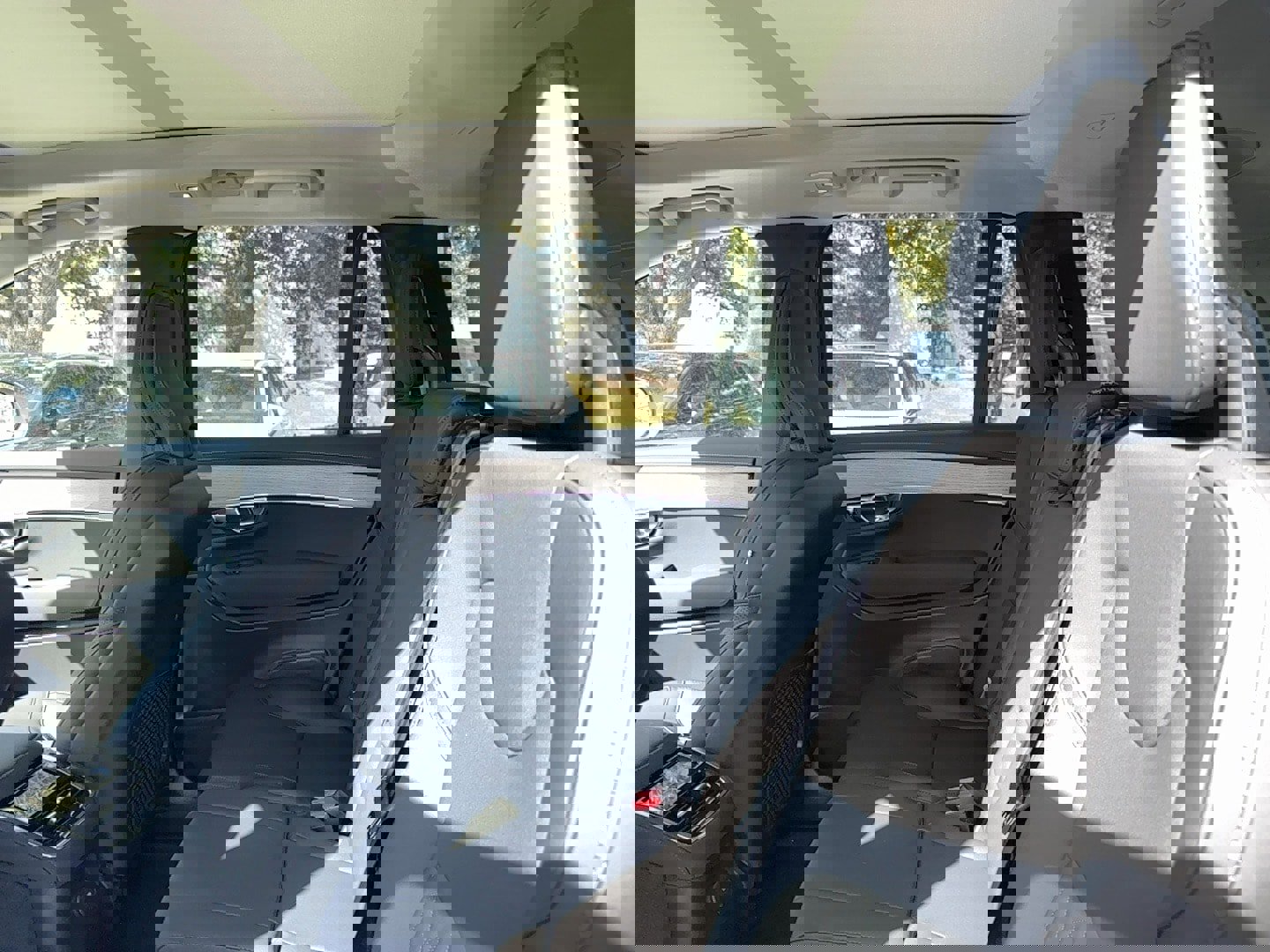 New 2026 Volvo XC90 T8 Plus image 14