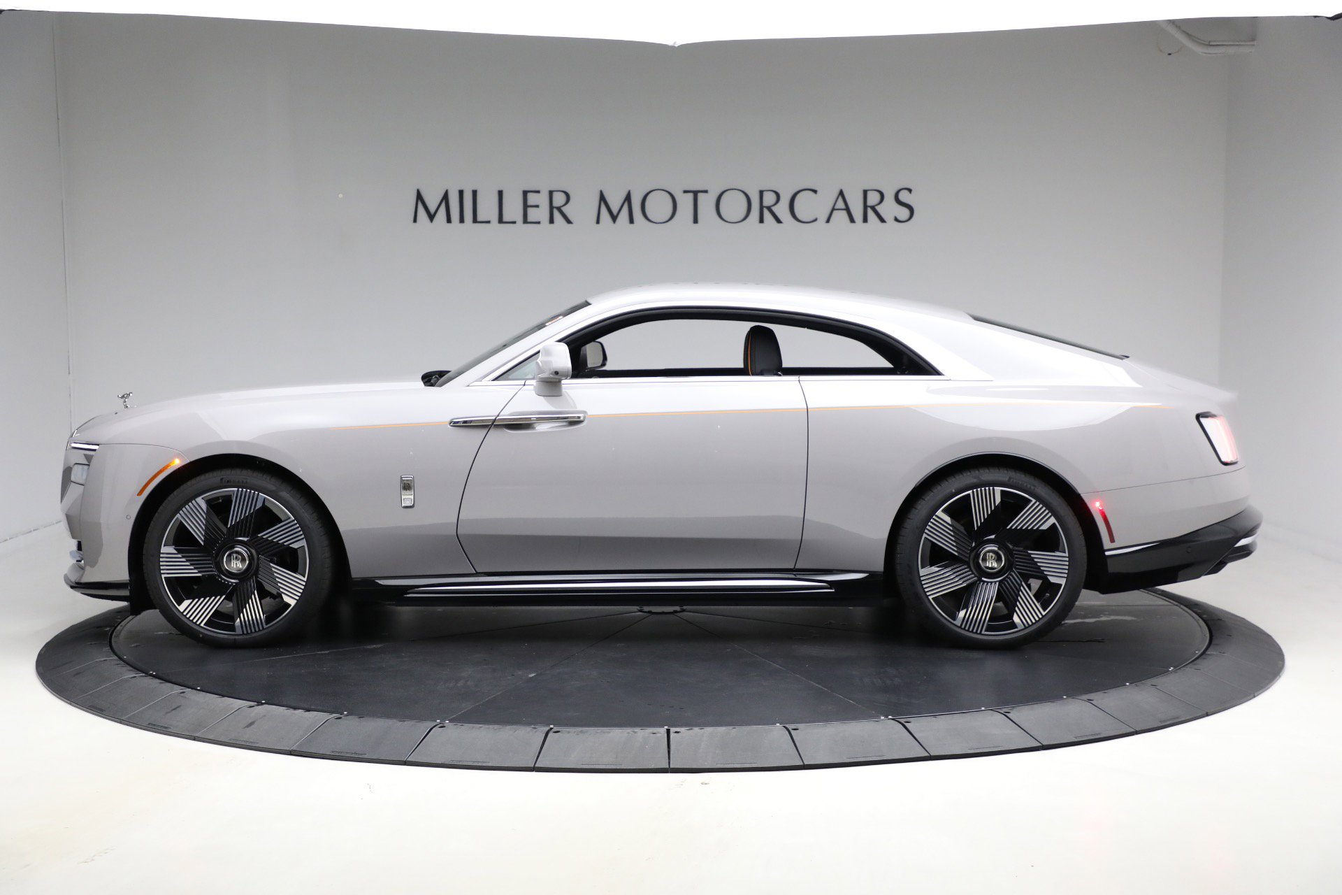 New 2026 Rolls-Royce Spectre image 6