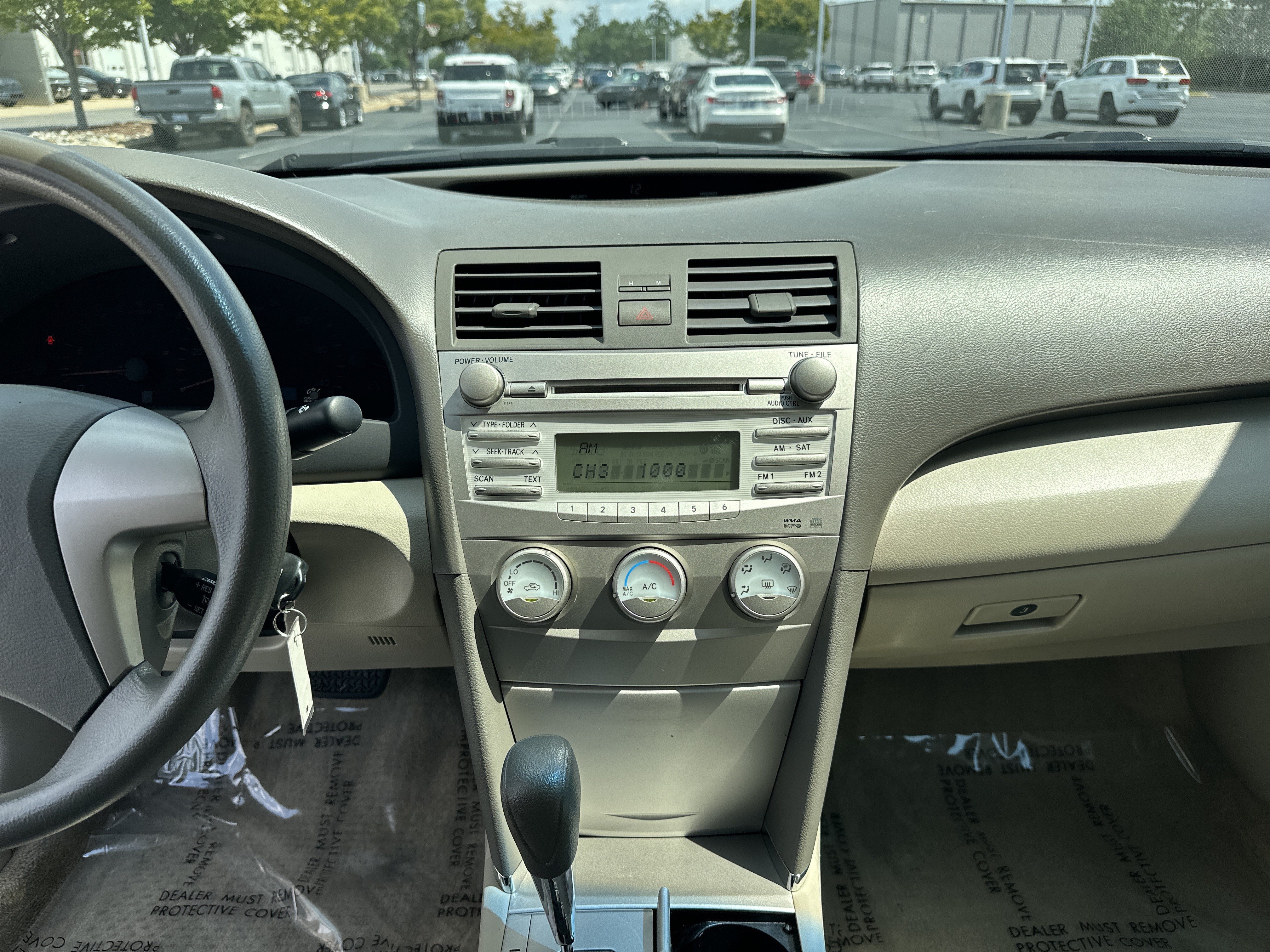 Used 2010 Toyota Camry LE FWD image 25