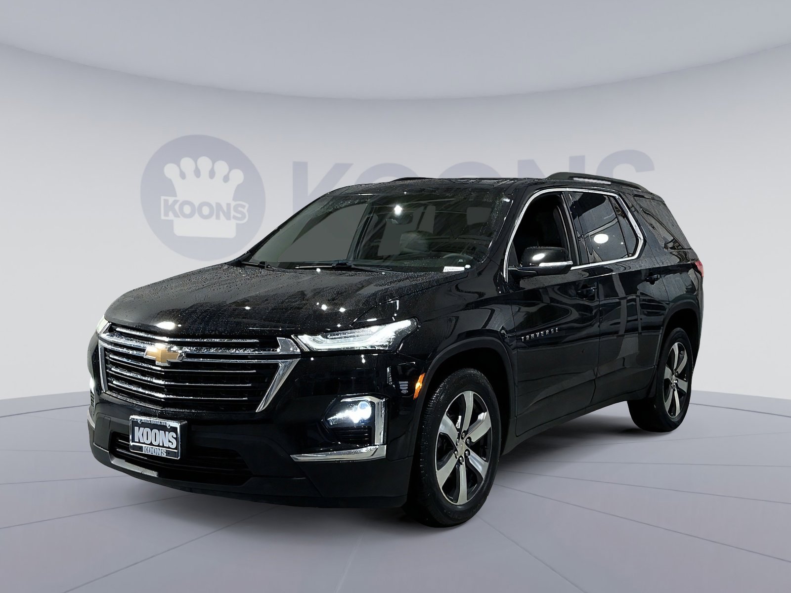 Used 2022 Chevrolet Traverse LT w/ LT Premium Package AWD/4WD image 1