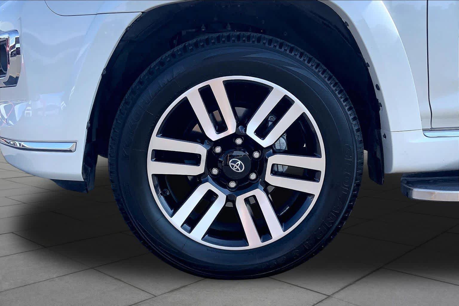 Used 2022 Toyota 4Runner Limited AWD/4WD image 11