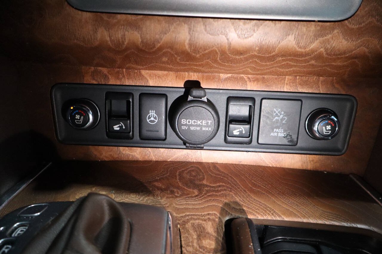 Used 2017 INFINITI QX80 Limited AWD/4WD image 25