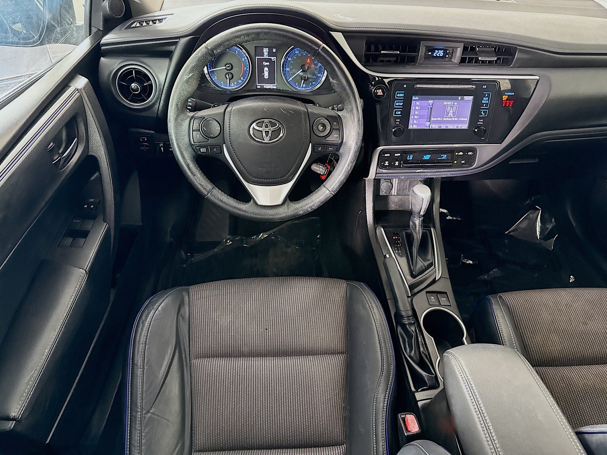 Used 2018 Toyota Corolla SE FWD image 17