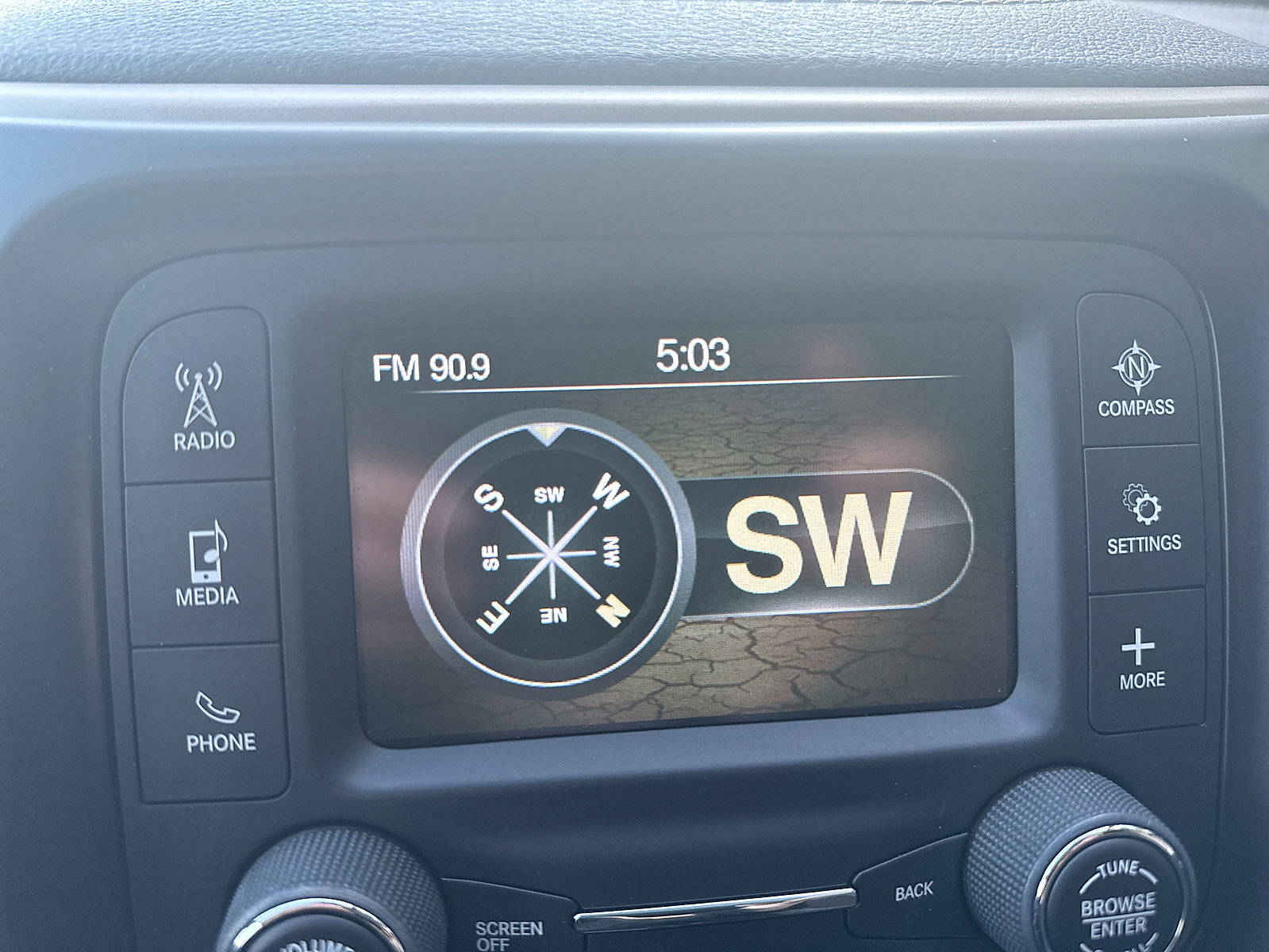 Used 2016 Jeep Cherokee Sport image 51